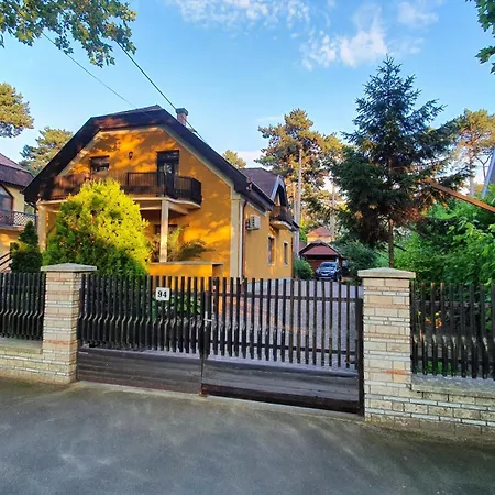 Agnes Vendeghazak Siofok-apartman 1 *